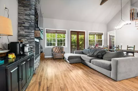 Living - 16 Windham Ln, Corbin, KY 40701 photo 1 of 1