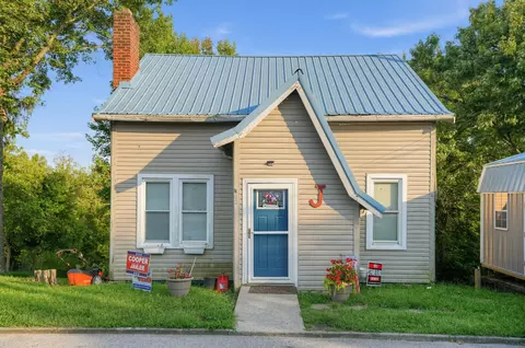 63 Bentley Ct, Mount Olivet, KY 41064