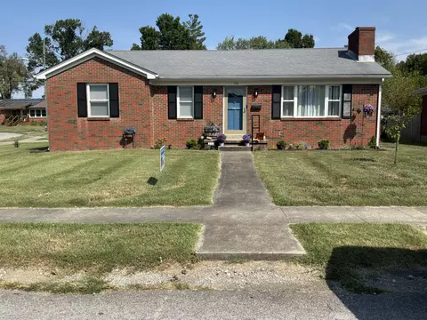 345 College Mnr, Harrodsburg, KY 40330