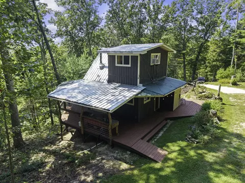 Exterior - 258 Black Bear Ridge Rd, Campton, KY 41301 photo 7 of 19