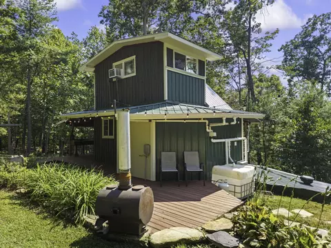 Exterior - 258 Black Bear Ridge Rd, Campton, KY 41301 photo 5 of 19
