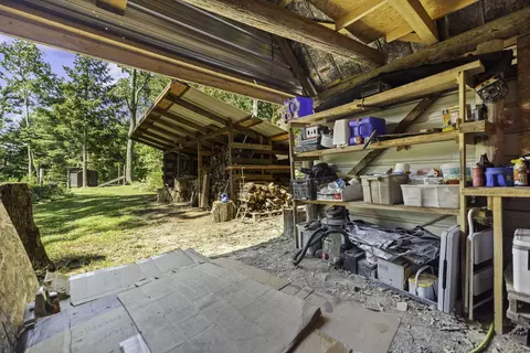 Exterior - 258 Black Bear Ridge Rd, Campton, KY 41301 photo 12 of 19