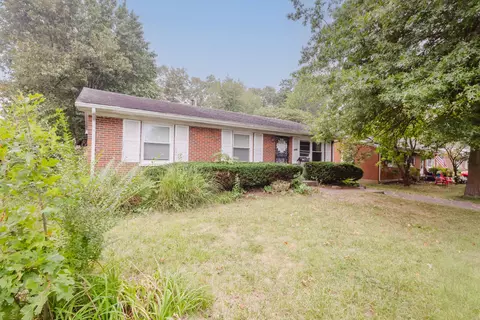 3793 Temple Dr, Lexington, KY 40517