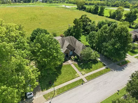 View/Area - 913 Cabernet Dr, Berea, KY 40403 photo 5 of 12