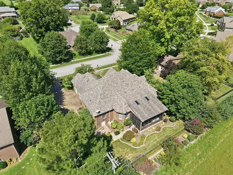 View/Area - 913 Cabernet Dr, Berea, KY 40403 photo 8 of 12
