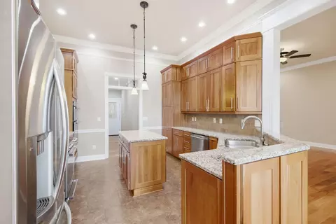 Kitchen - 913 Cabernet Dr, Berea, KY 40403 photo 2 of 6