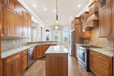 Kitchen - 913 Cabernet Dr, Berea, KY 40403 photo 3 of 6