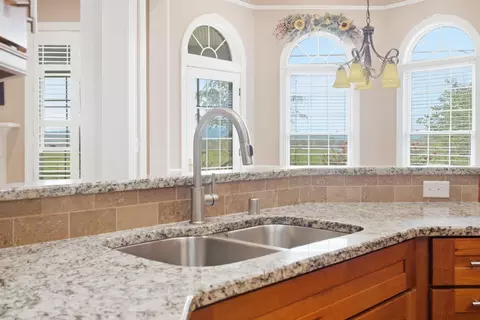 Kitchen - 913 Cabernet Dr, Berea, KY 40403 photo 5 of 6