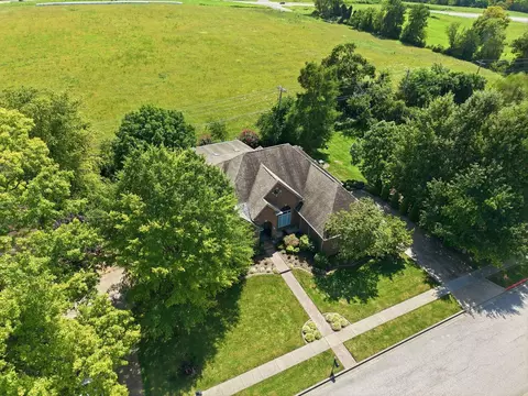 View/Area - 913 Cabernet Dr, Berea, KY 40403 photo 7 of 12