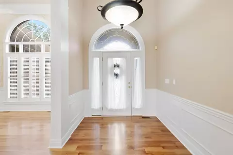 Entry Way - 913 Cabernet Dr, Berea, KY 40403 photo 2 of 5