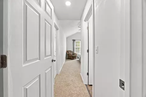 Entry Way - 36 Lazy Trail Rd, Nancy, KY 42544 photo 7 of 9
