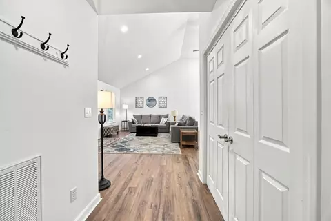 Entry Way - 36 Lazy Trail Rd, Nancy, KY 42544 photo 9 of 9