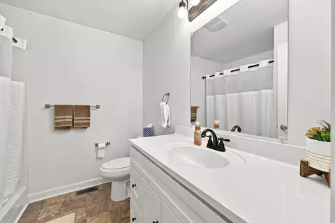 Bath - 36 Lazy Trail Rd, Nancy, KY 42544 photo 4 of 5