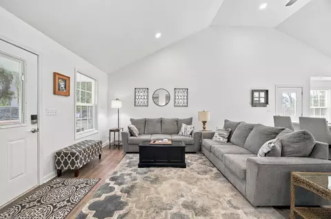 Living - 36 Lazy Trail Rd, Nancy, KY 42544 photo 2 of 3