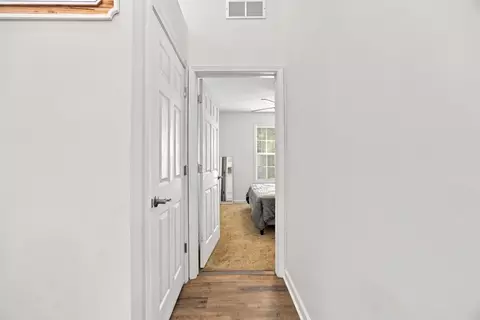 Entry Way - 36 Lazy Trail Rd, Nancy, KY 42544 photo 4 of 9