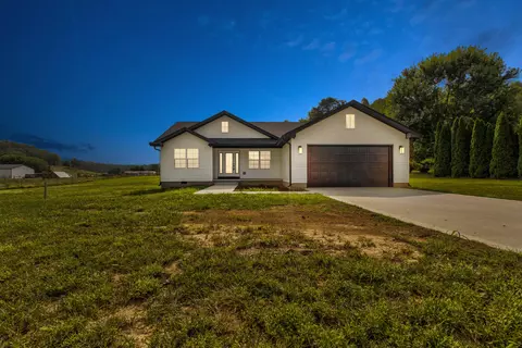 121 Spring Meadows Dr, Jeffersonville, KY 40337