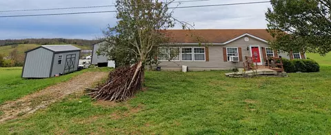 7017 Lake Ridge Dr, Maysville, KY 41056