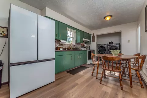Kitchen - 490 Cribbs Hl, Grayson, KY 41143 photo 1 of 3