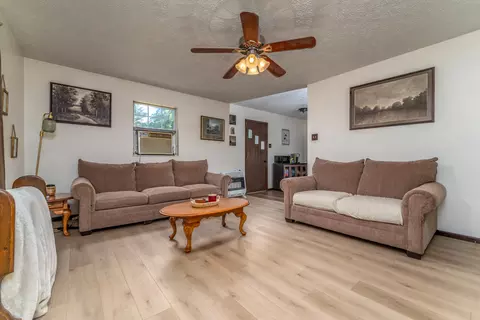 Living - 490 Cribbs Hl, Grayson, KY 41143 photo 1 of 2