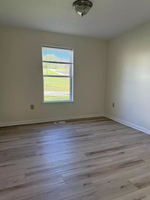 Bedroom - 21 Maple Ln, Morehead, KY 40351 photo 3 of 3