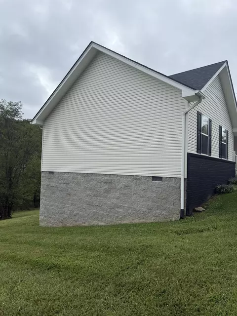 Exterior - 21 Maple Ln, Morehead, KY 40351 photo 5 of 11