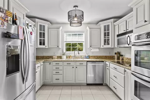 Kitchen - 103 Brant Ct, Georgetown, KY 40324 photo 1 of 2