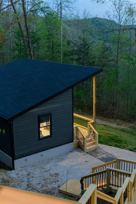 Exterior - 499 River Rock Rd, Stanton, KY 40380 photo 6 of 17