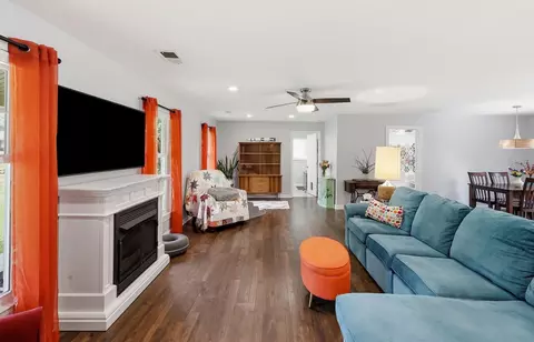 Living - 113 Merlin Dr, Georgetown, KY 40324 photo 1 of 2