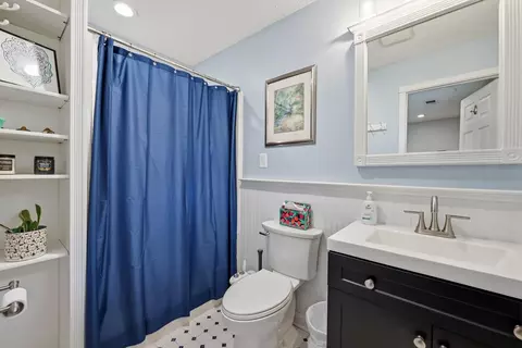 Bath - 113 Merlin Dr, Georgetown, KY 40324 photo 1 of 2