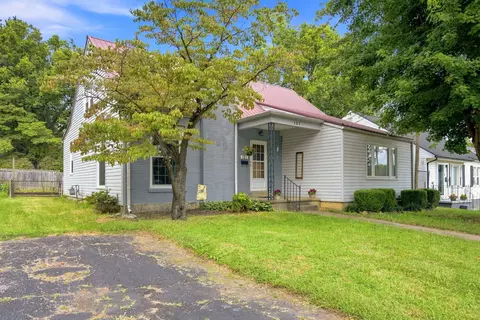 Exterior - 121 E 9th, Paris, KY 40361 photo 2 of 14