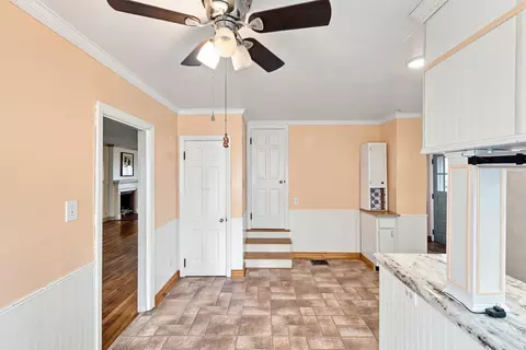 Entry Way - 121 E 9th, Paris, KY 40361 photo 1 of 4