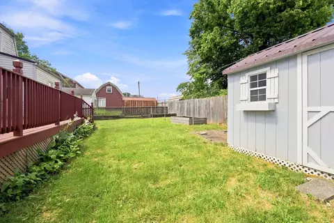 Exterior - 121 E 9th, Paris, KY 40361 photo 12 of 14