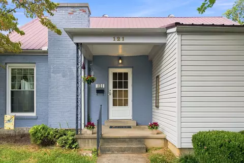 Exterior - 121 E 9th, Paris, KY 40361 photo 5 of 14