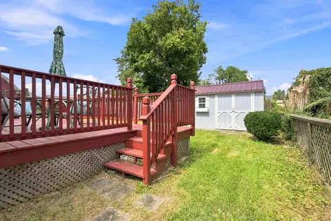 Exterior - 121 E 9th, Paris, KY 40361 photo 13 of 14