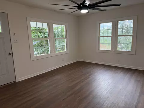 Living - 711 N Green St, Corbin, KY 40701 photo 1 of 2