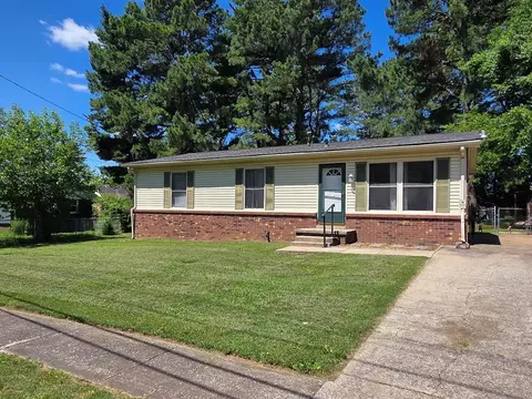621 Evergreen Park Dr, Hopkinsville, KY 42240