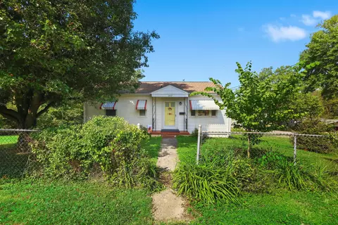 202 Lyons Dr, Frankfort, KY 40601
