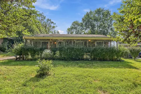 372 Peachtree Rd, Lexington, KY 40509