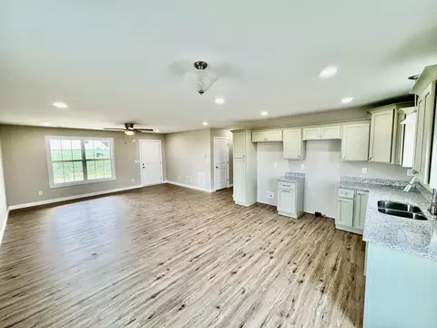 Living - 1592 Old Perryville Loop, Springfield, KY 40069 photo 3 of 4