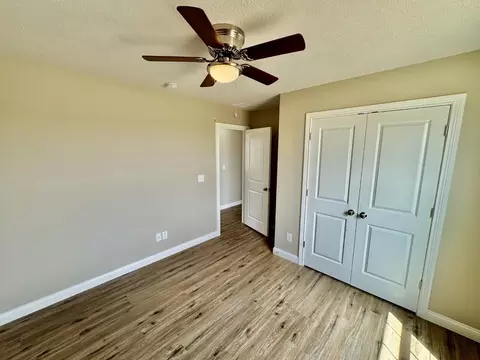Bedroom - 1592 Old Perryville Loop, Springfield, KY 40069 photo 4 of 6