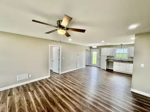 Living - 1556 Old Perryville Loop, Springfield, KY 40069 photo 2 of 3