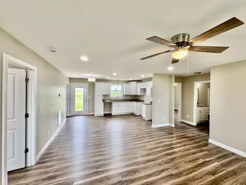 Living - 1556 Old Perryville Loop, Springfield, KY 40069 photo 1 of 3