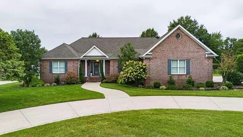6460 Gardenview Dr, Paducah, KY 42001