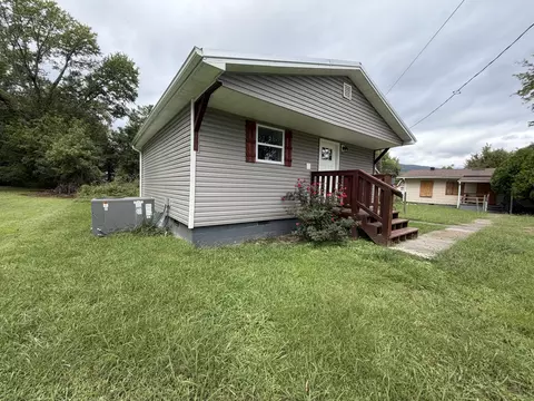 Exterior - 1801 1801 12 Exeter Ave, Middlesboro, KY 40965 photo 2 of 9