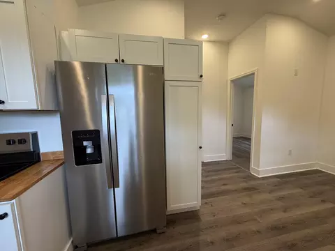 Entry Way - 1801 1801 12 Exeter Ave, Middlesboro, KY 40965 photo 1 of 1