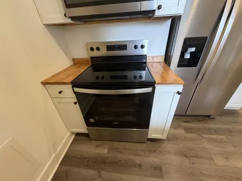 Kitchen - 1801 1801 12 Exeter Ave, Middlesboro, KY 40965 photo 6 of 6