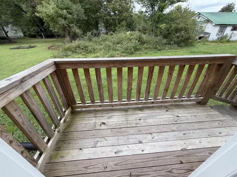 Exterior - 1801 1801 12 Exeter Ave, Middlesboro, KY 40965 photo 3 of 9