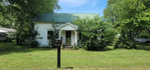 5901 Carr Rd, Paducah, KY 42001