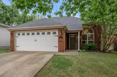 717 Rambling Creek Dr, Lexington, KY 40509