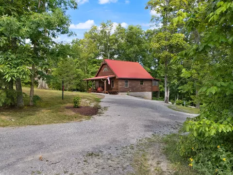 Exterior - 249 Diamond Ln, Wallingford, KY 41093 photo 2 of 17